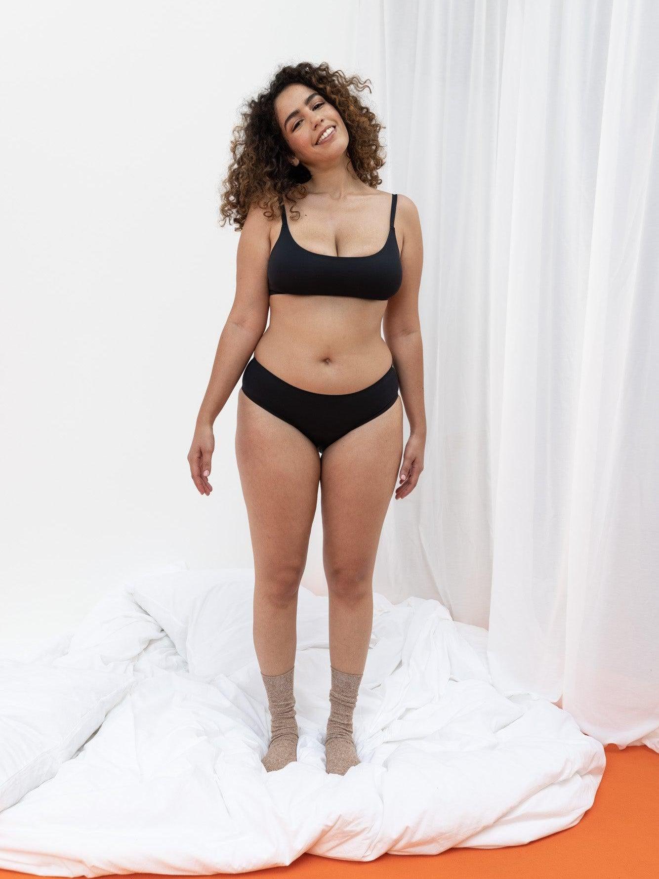 Seamless Selene Menstrual Shorty, Black 🩸🩸